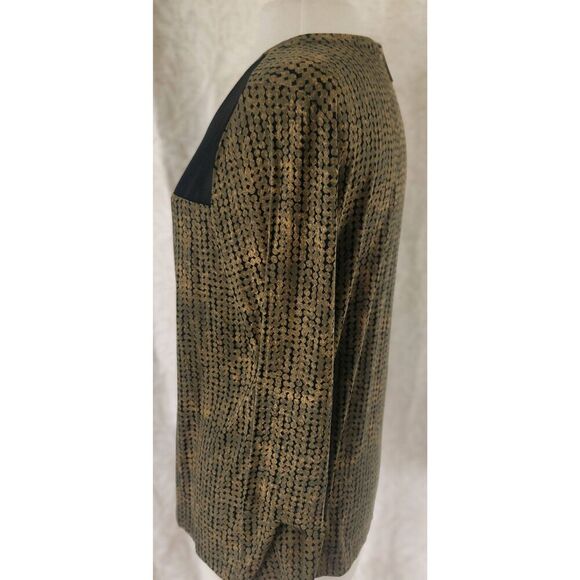 f5 Cato blouse, green with sheer black front neckline - Picture 3 of 7